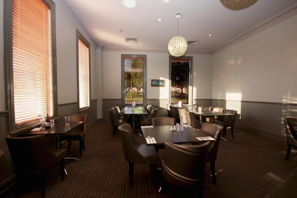 Mitchell River Tavern Bairnsdale Extérieur photo