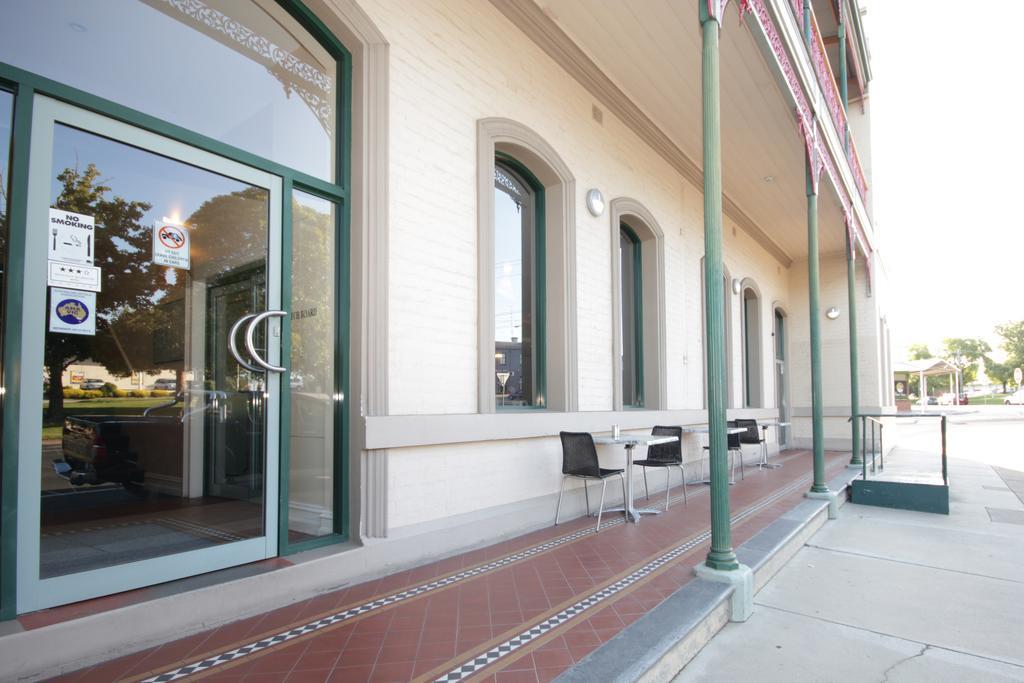 Mitchell River Tavern Bairnsdale Extérieur photo